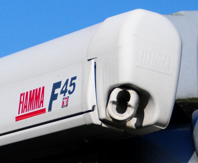 Fiamma_awning_slot.JPG